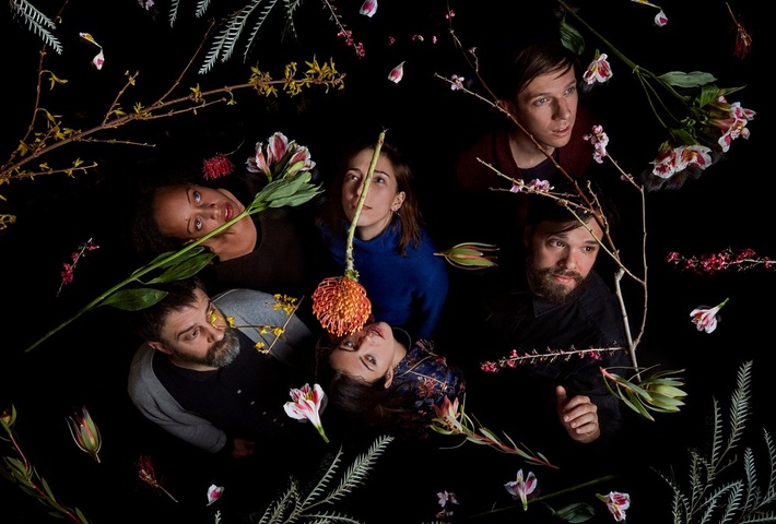 "フジロック"出演決定のDIRTY PROJECTORS、7/13にニュー・アルバム『Lamp Lit Prose』リリース決定。収録曲「Break-Thru」MV公開も