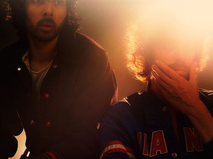 フランスを代表するエレクトロ･デュオ JUSTICE、最新アルバム『Woman』より「Stop」MV公開