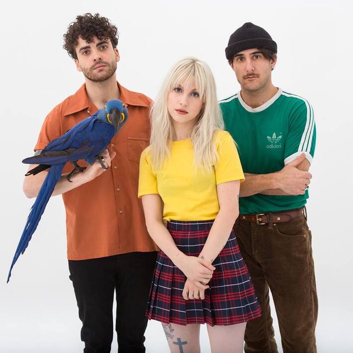 サマソニ出演のPARAMORE、最新アルバム『After Laughter』より「Caught In The Middle」MV公開