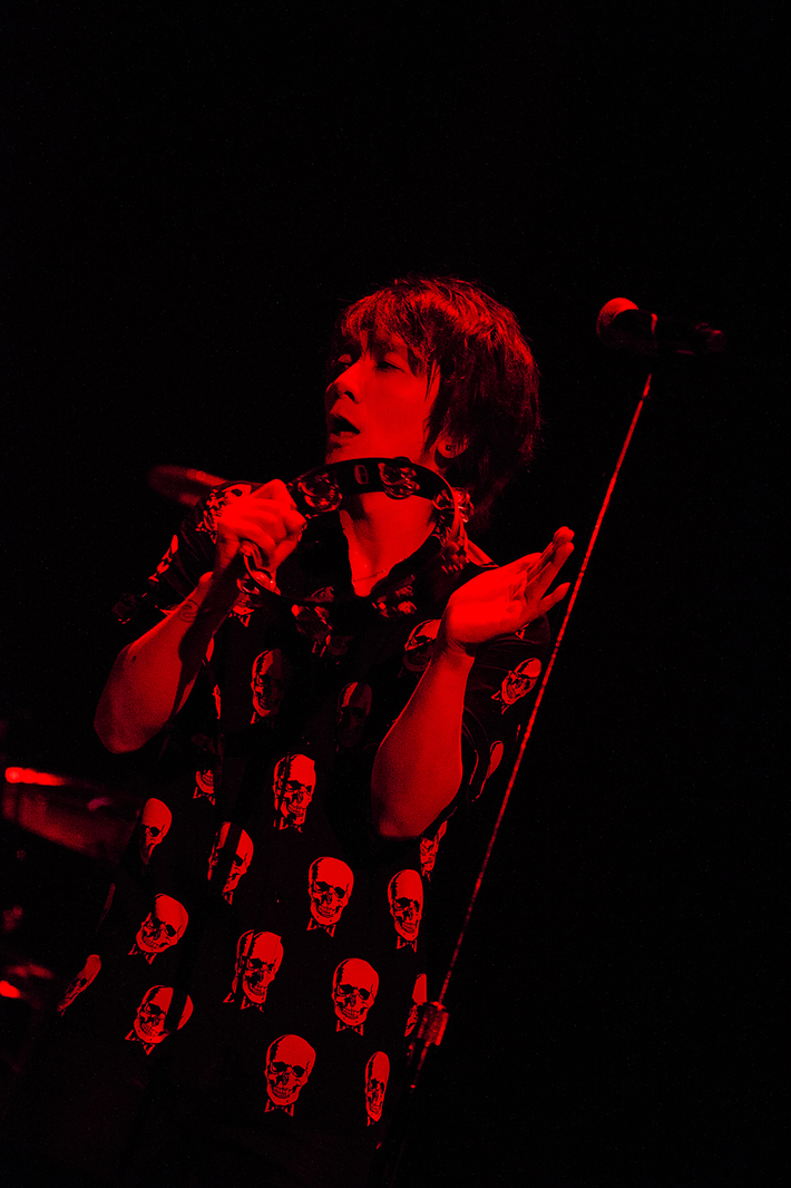 吉井和哉、8/19フジテレビNEXTにてアニバーサリー・ツアー会員限定公演"Kazuya Yoshii 15th Anniversary Tour 2018 -Let's Go Oh! Honey-会員制"放送決定