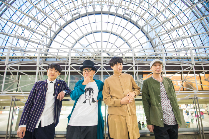 フジファブリックのネット・ラジオ番組にハナレグミ登場。"ハナレフジ誕生のきっかけ"から"夏の過ごし方"までアットホームに語り合う