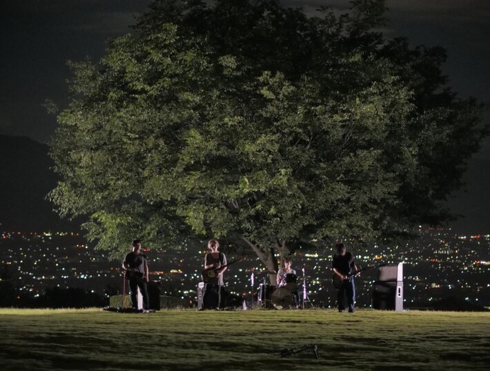 それでも世界が続くなら、8/1リリースの活動中止前ラスト・アルバム『それでも世界が続くなら』より「イツカの戦争」MV公開。「SNSとオフライン」MV主演の一般募集開始も