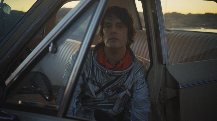 UKサイケデリック・ロックの至宝 SPIRITUALIZED、9/7リリースの6年ぶりニュー・アルバム『And Nothing Hurt』より「Here It Comes (The Road) Let's Go」音源公開。日本盤同時リリースも