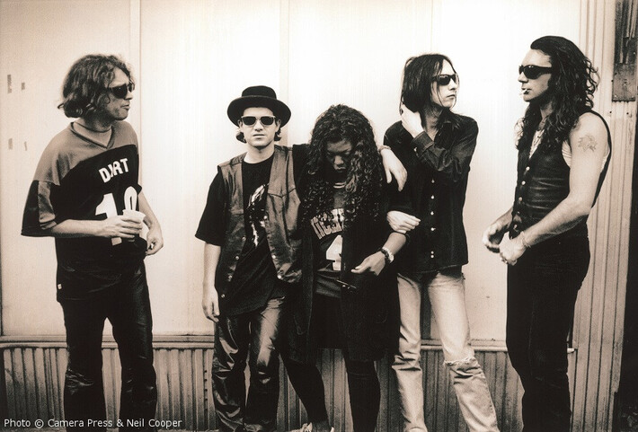 PRIMAL SCREAM、"失われたメンフィス録音のオリジナル音源"を収めた『Give Out But Don't Give Up - The Original Memphis Recordings』10/10日本先行リリース決定