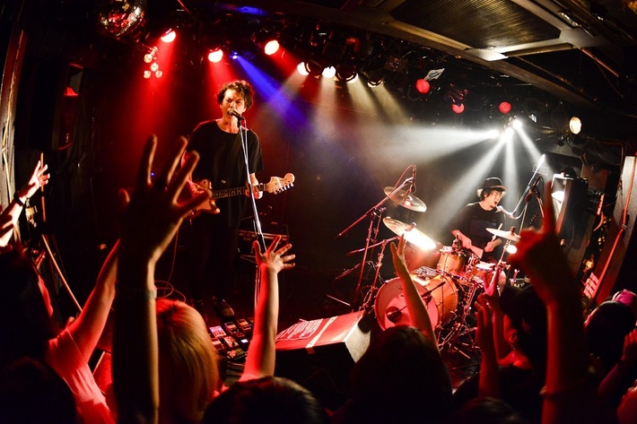 キツネツキ、"こんこん古今東西ツアー2018"対バン＆レギュラー取り憑かれメンバー発表。1stアルバム『キツネノマド』ジャケ写公開も