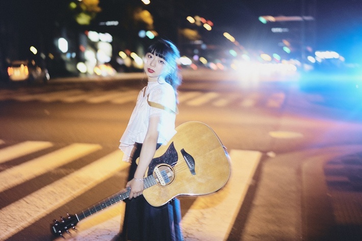 LA生まれ京都在住の現役大学生SSW 竹内アンナ、8/19放送のフジテレビ系"Love music"にSCOOBIE DO、UNCHAIN、黒猫チェルシーのメンバーを従え初出演