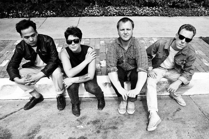 PIXIES、デビュー・アルバム発売30周年記念ボックス・セット『Come On Pilgrim... It's Surfer Rosa』9/28海外リリース決定。トレーラー映像公開も