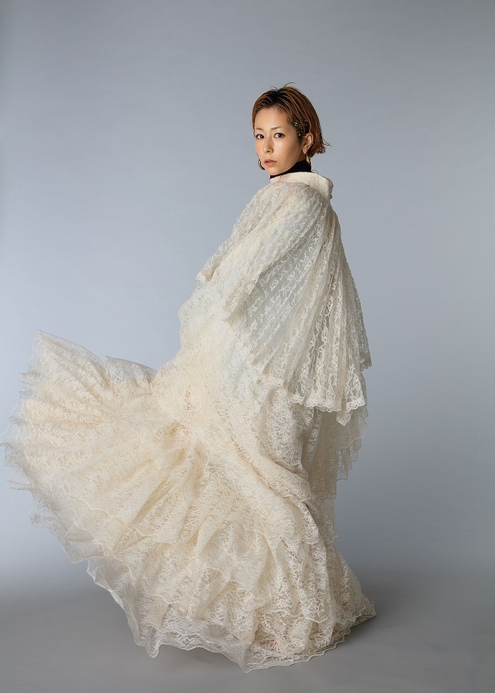 木村カエラ、11/21にニュー・ミニ・アルバム『¿WHO?』リリース決定。新曲「COLOR」が日本テレビ深夜ドラマ"プリティが多すぎる"主題歌に決定も