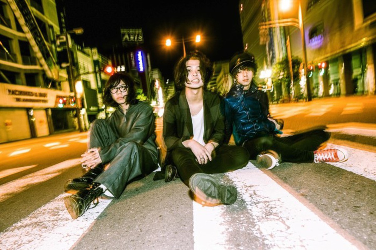 廃盤】SIX LOUNGE 黎明 大人になってしまうなよ - メルカリ
