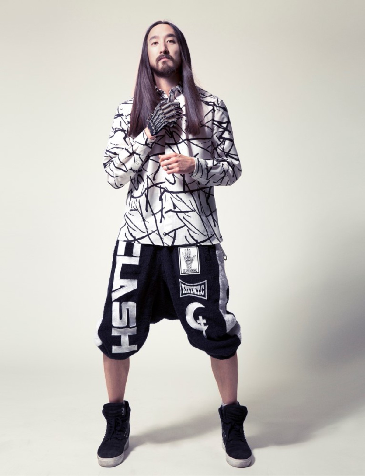 Steve Aoki ニュー アルバム Neon Future Part 3 今秋リリース決定 Nicky Romeroとkiiaraをフィーチャーした新曲 Be Somebody 本日9 7リリースも