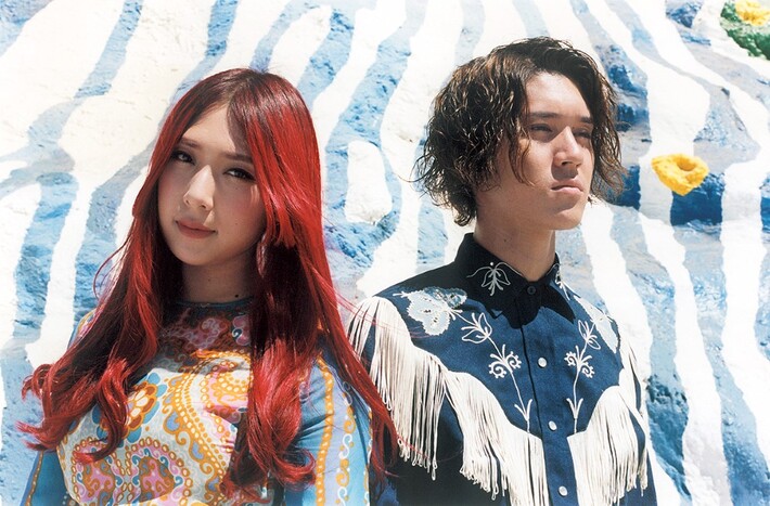 GLIM SPANKY、ニュー・アルバム『LOOKING FOR THE MAGIC』Jack Whiteのサポート・メンバー迎えL.A.にてレコーディングしたリード曲「TV Show」の全貌が明らかに。MV公開も