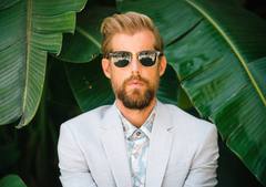 ANDREW MCMAHON IN THE WILDERNESS、11/16にニュー・アルバム『Upside Down Flowers』リリース決定。新曲「Teenage Rockstars」MV公開も