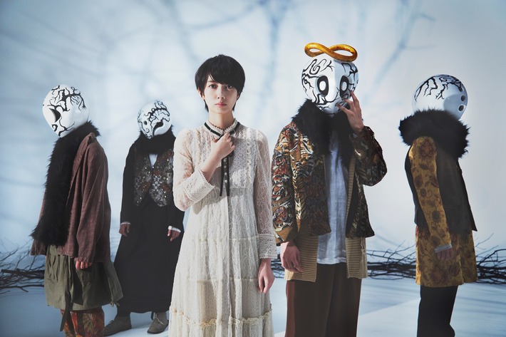 神様、僕は気づいてしまった、10/17リリースのニュー・シングル『ストレイシープ／匿名』より初の映画挿入歌「ストレイシープ」MV公開。映画主演の波瑠本人が全編出演