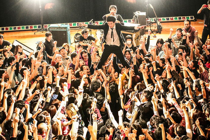 KING BROTHERS、12/1に地元西宮フレンテホールにて20周年記念ワンマン・ライヴ開催決定