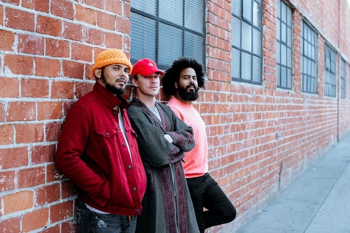 MAJOR LAZER、最新ベスト・アルバム『Major Lazer Essentials』より新曲「Blow That Smoke」MV公開