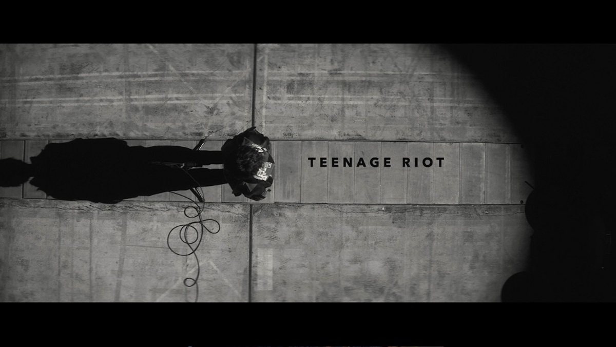 米津玄師 10 31リリースの両a面シングル Flamingo Teenage Riot 収録曲 Teenage Riot 初のモノクロmv公開