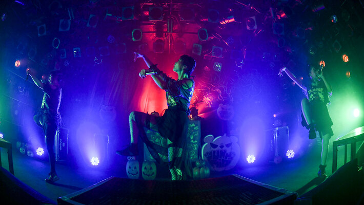 あゆみくりかまき、12/18リリースの配信EP表題曲「蝋人形の館」初披露ライヴ映像（Short Ver.）公開