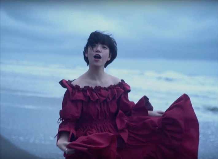 永原真夏、会場／通販限定シングル『ON THE ROAD / 梅雨明け』より「ON THE ROAD」MV公開。来年1月に東京、京都にて自主企画"HOME GIRL 4"開催決定も