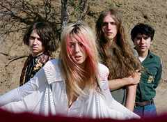 STARCRAWLER、ニュー・シングル『Hollywood Ending』配信スタート。11月下旬に7インチでのリリースも