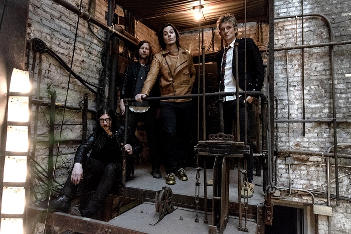 Jack White率いるTHE RACONTEURS、10年ぶりニュー・シングル『Sunday Driver / Now That You're Gone』配信リリース。来年にはスタジオ・アルバムも