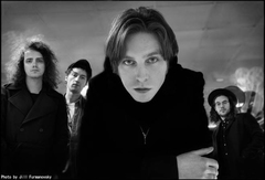 CATFISH AND THE BOTTLEMEN、新曲「Longshot」MV公開。配信もスタート