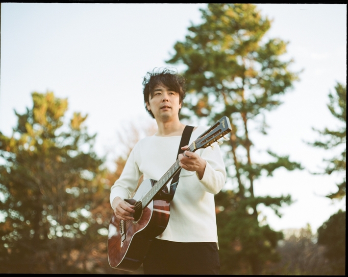 海北大輔（LOST IN TIME）、弾き語りツアー"旅行鞄と僕の声と2019  ～旅人よ歌え～"開催＆会場限定弾き語りCD『海北盤2019』リリース決定