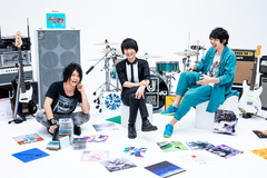 UNISON SQUARE GARDEN、結成15周年を記念し7/27大阪にて初野外ワンマン・ライヴ開催決定。6月にB面集ベスト・アルバムをリリースも