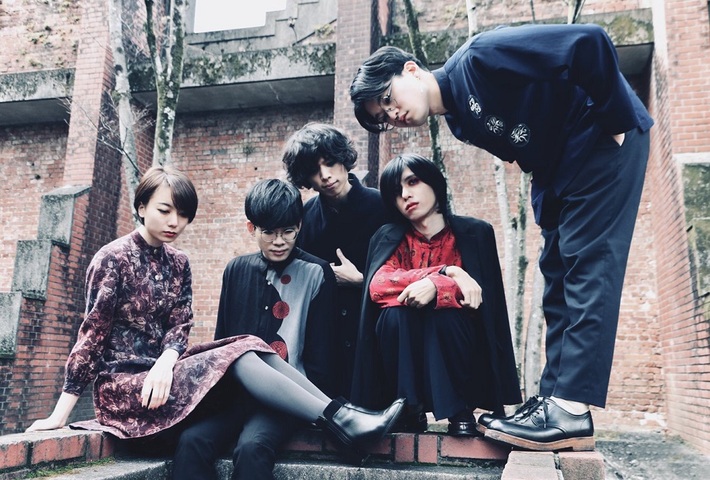 ギリシャラブ、ニュー・アルバム『悪夢へようこそ！』より「ブエノスアイレス」を明日2/28放送FM802"RADIO∞INFINITY"にて初オンエア。ジャケ写公開も