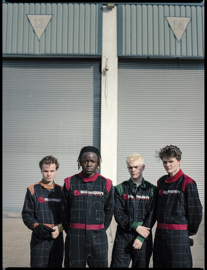 ロンドンで最も刺激的な謎多き4人組 BLACK MIDI、本日3/27リリースのニュー・シングル「Crow's Perch」MV公開