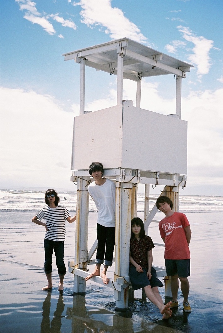 本棚のモヨコ、5月に新曲付き歌詞集『FUN TIMES』リリース決定。5/17下北沢THREEにてsalsaとのレコ発ツーマン・ライヴ開催も