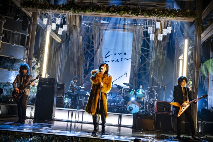 THE YELLOW MONKEY、4/14放送"Love music"でTV初披露の「毛皮のコートのブルース」含む3曲をパフォーマンス。ニュー・アルバム『9999』収録曲インスト音源のダイジェストも公開