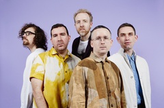 エレクトロ・ポップの代表格 HOT CHIP、6/21リリースのニュー・アルバム『A Bath Full Of Ecstasy』より「Melody Of Love」MV公開。初の単独日本ツアーも決定