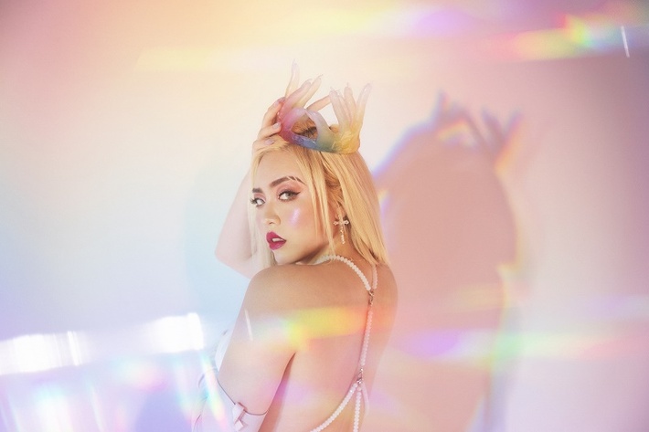 ちゃんみな、8/7リリースの2ndフル・アルバム『Never Grow Up』より「Call」MV公開。先行配信もスタート