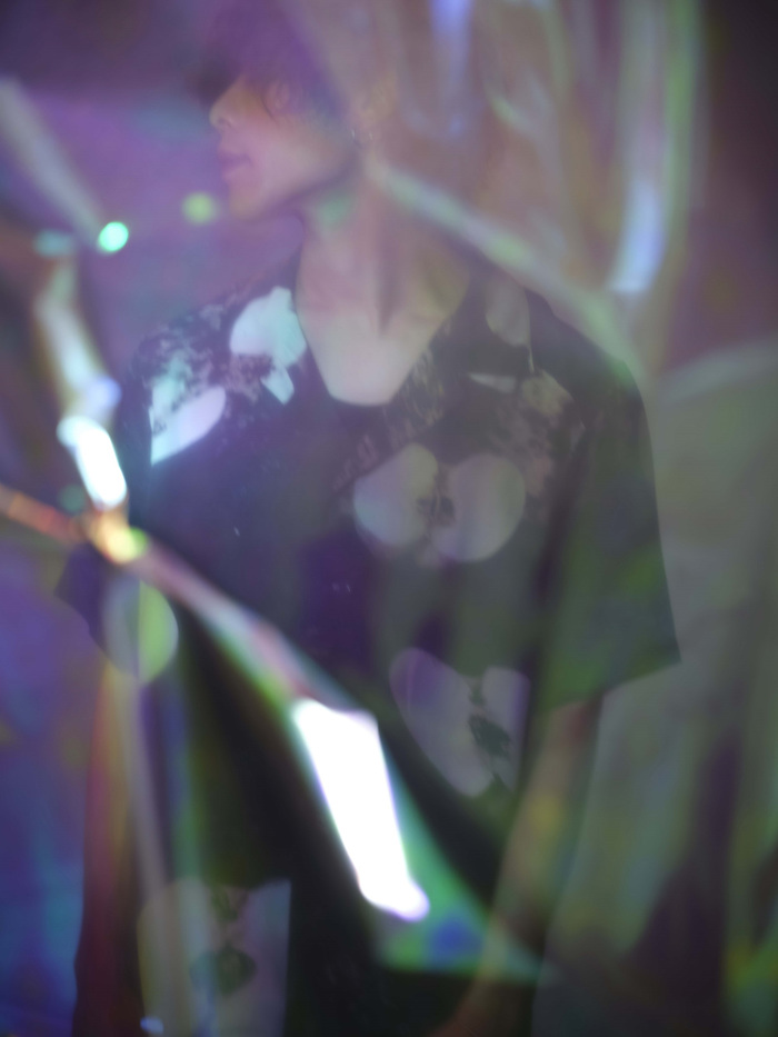 須田景凪、新曲「veil」がTVアニメ"炎炎ノ消防隊"エンディング主題歌に決定。8/21リリースの2nd EP『porte』に収録、7/6より先行配信スタート