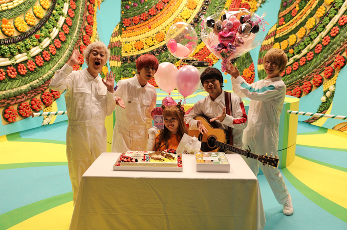 KEYTALK、KAGOME"GO!ME."プロジェクト・テーマ・ソング「ララ・ラプソディー」MVメイキング映像公開