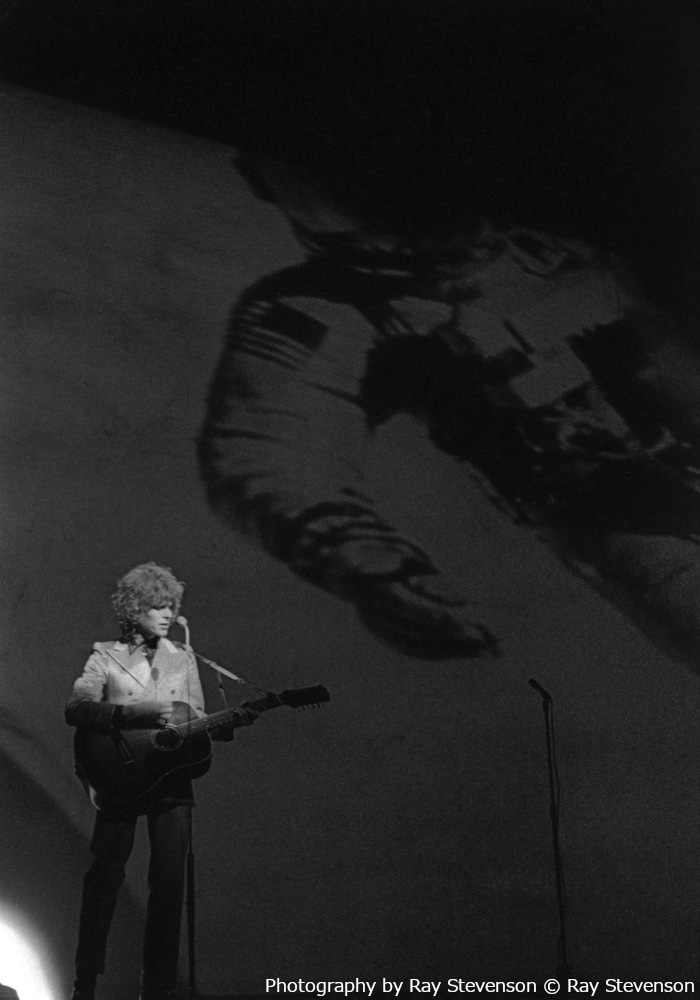 David Bowie、初のヒット曲「Space Oddity」リリース＆人類初の月面着陸から50周年記念しWEBサイト"スペイス・オディティ x アンロック・ザ・ムーン・エクスペリエンス"公開