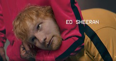 Ed Sheeran、名作映画オマージュの「Antisocial (With Travis Scott)」MV公開。Ed SheeranとTravis Scottが女装、白塗り、骸骨メイク他様々なコスプレに挑戦