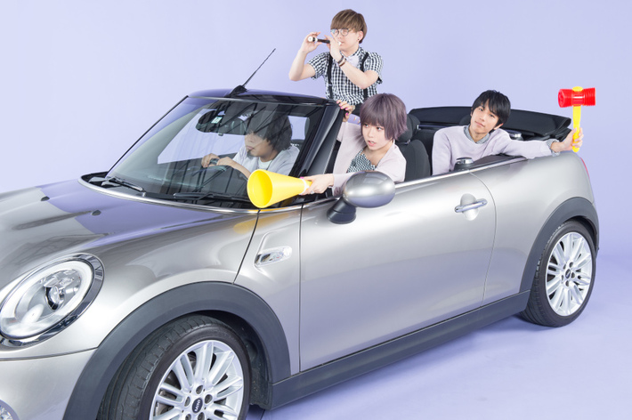 ポルカドットスティングレイ、3rdミニ・アルバム『ハイパークラクション』に収録の日本武道館ライヴ音源は「リスミー」に。雫（Vo/Gt）が手掛けたジャケット・イラストも公開