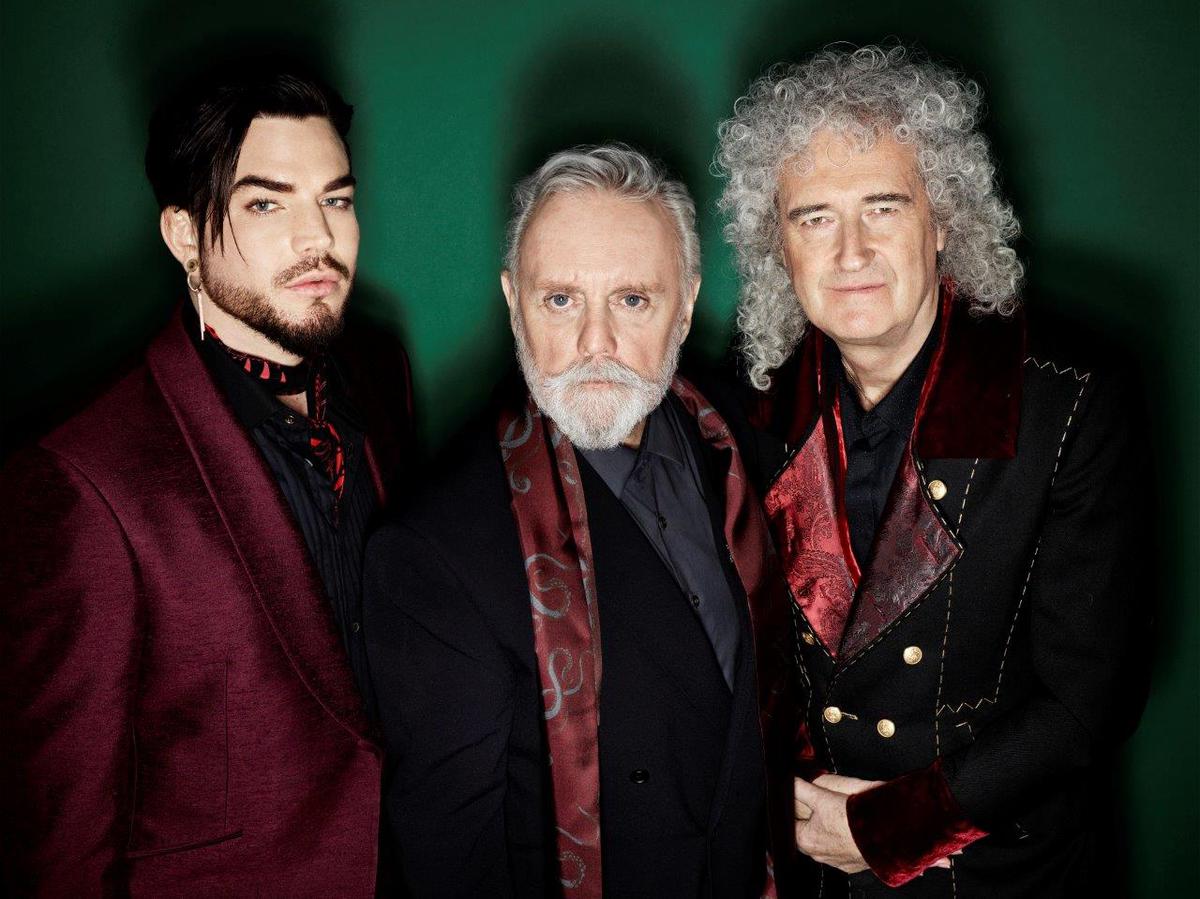 Queen Adam Lambert Nfl ダラス カウボーイズのチアリーダーとコラボした Fat Bottomed Girls ライヴ映像公開