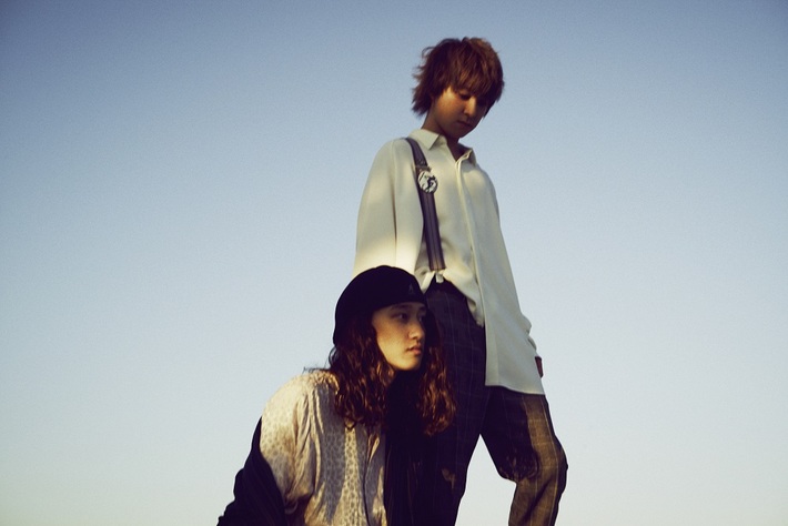 ふたり組バンド Amber's、1stミニ・アルバム『VOSTOK』9/19配信リリース決定。アルバム収録曲＆ジャケット写真、"サマソニ"でのライヴ映像使用したティーザーも公開