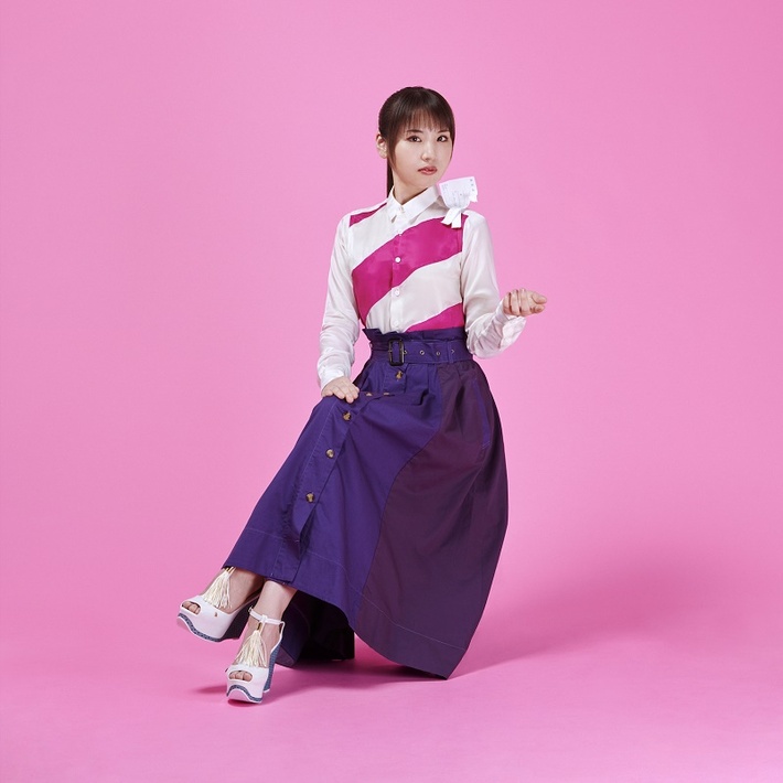 阿部真央、NHKドラマ"これは経費で落ちません！"主題歌シングルのリリース記念し"領収証ハンコ押し会"開催決定