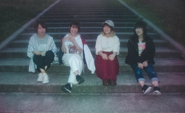 奈良発ロック・バンド Split end、10/2リリースのミニ・アルバムより粟子真行（ココロオークション）参加の表題曲「deep love」MV公開。せとゆいか（Saucy Dog）からコメントも