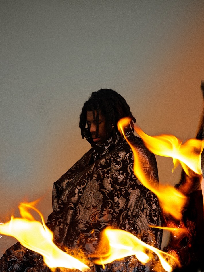 FLYING LOTUS、9/26来日公演で主宰レーベル"BRAINFEEDER"所属Louis Coleサプライズ出演決定