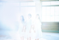 sora tob sakana、11/13リリースのニュー・シングル『flash』詳細発表＆新アーティスト写真公開。楽曲流れるアニメ"ハイスコアガールⅡ"新PVも