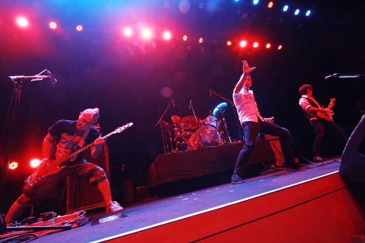 怒髪天、約1時間のスペシャル・ムービー"オトナノススメ～35th 愛されSP～ THE MOVIE"期間限定公開