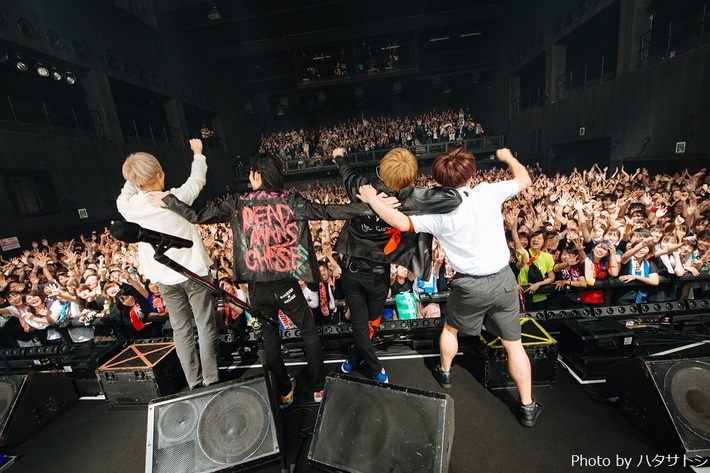 go!go!vanillas、長谷川プリティ敬祐（Ba）がステージに完全復帰。タワレコ"NO MUSIC, NO LIFE."ポスターにも4人全員で再登場