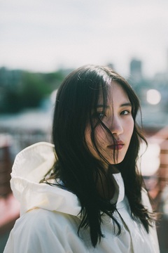 女子高生シンガー・ソングライター 琴音、11/20リリースの2ndシングル表題曲「白く塗りつぶせ」MV（80"Ver.）公開