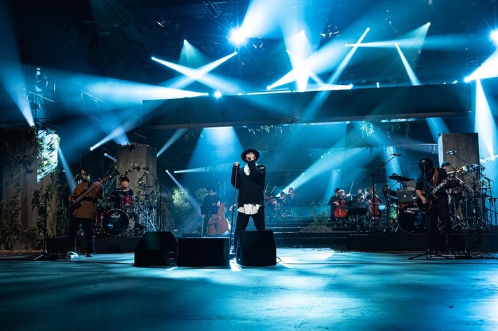 RADWIMPS、11/4 NHK総合にて"天気の子"特集番組が放送決定。主題歌4曲のスタジオ・パフォーマンス＆新海 誠監督とのトークも