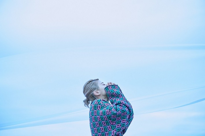 ロザリーナ、TVアニメ"歌舞伎町シャーロック"ED曲「百億光年」MV公開＆ストリーミング配信スタート。11/15に主演声優 小西克幸迎えたLINE LIVE特番配信も