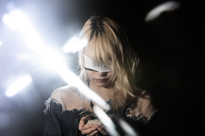 ましろ（from ぜんぶ君のせいだ。）、水谷和樹、小室 響（from été）からなるバンド"マオエニア"、12/11に"PRE ONE MAN LIVE"開催決定。本日11/22 21時より楽曲を1週間限定公開